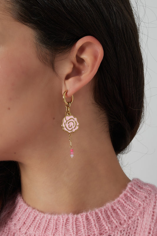 Cariño rode charm oorbellen – de perfecte touch voor je dansoutfit