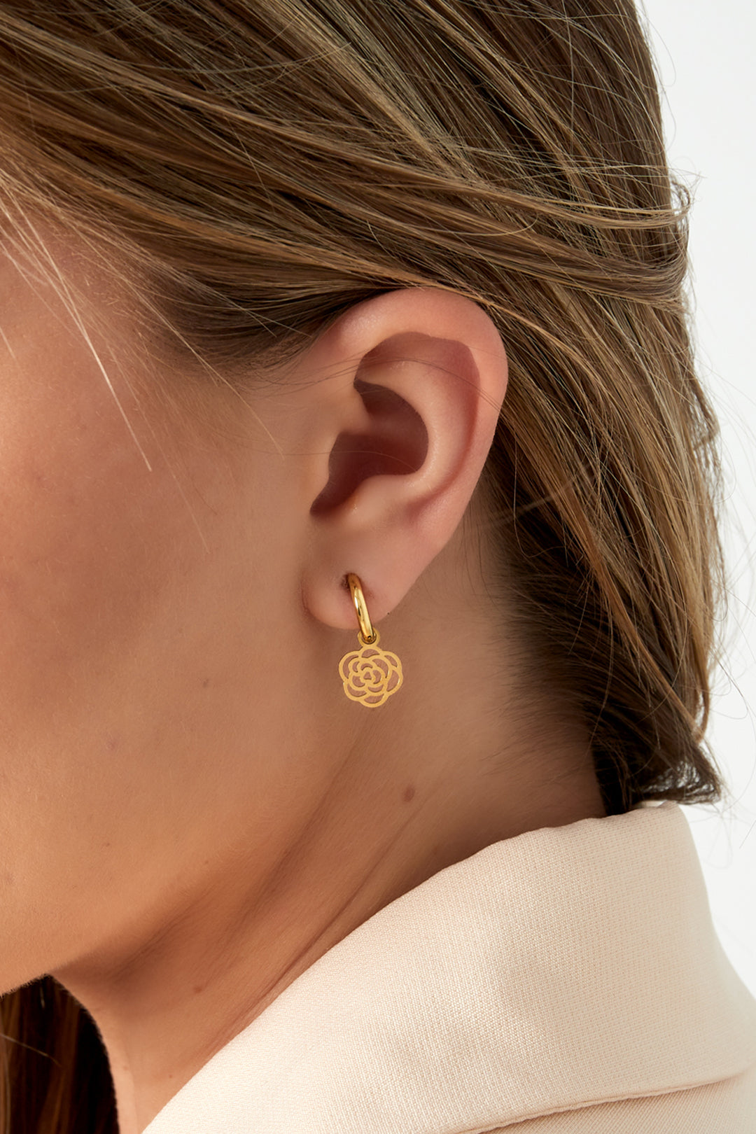 Roseta filigrane roos oorbellen – goud of zilver, perfect voor flamenco
