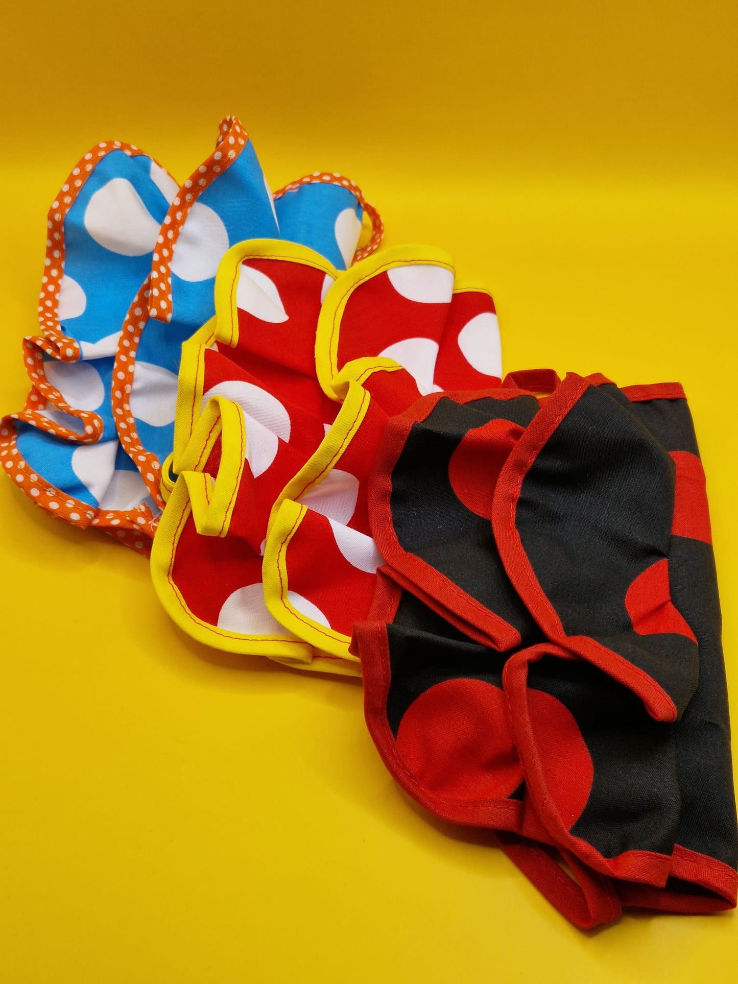 Wijnfles Hoesjes in de Vorm van een Flamenco Jurk "Los Puntos"