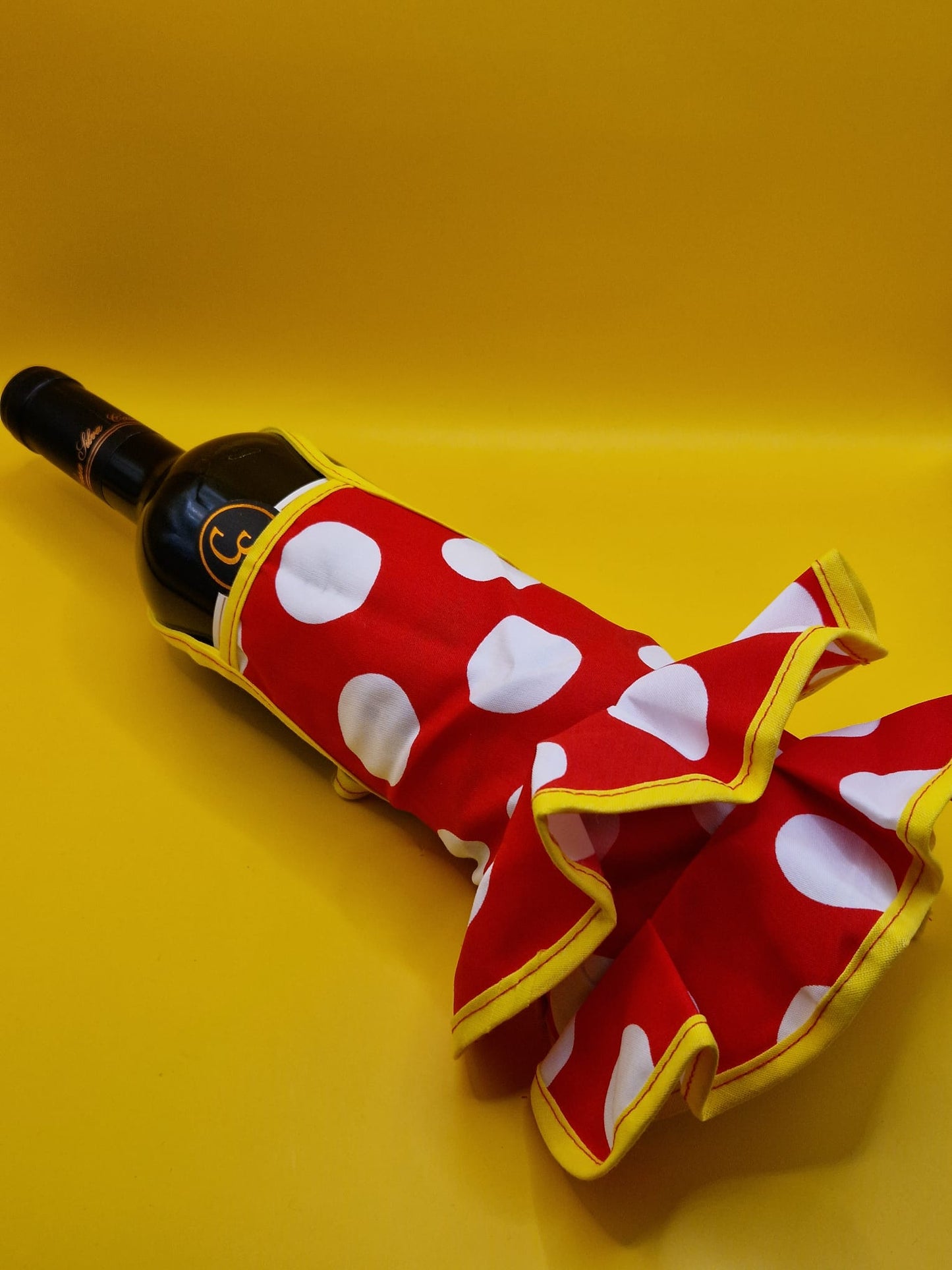 Wijnfles Hoesjes in de Vorm van een Flamenco Jurk "Los Puntos"