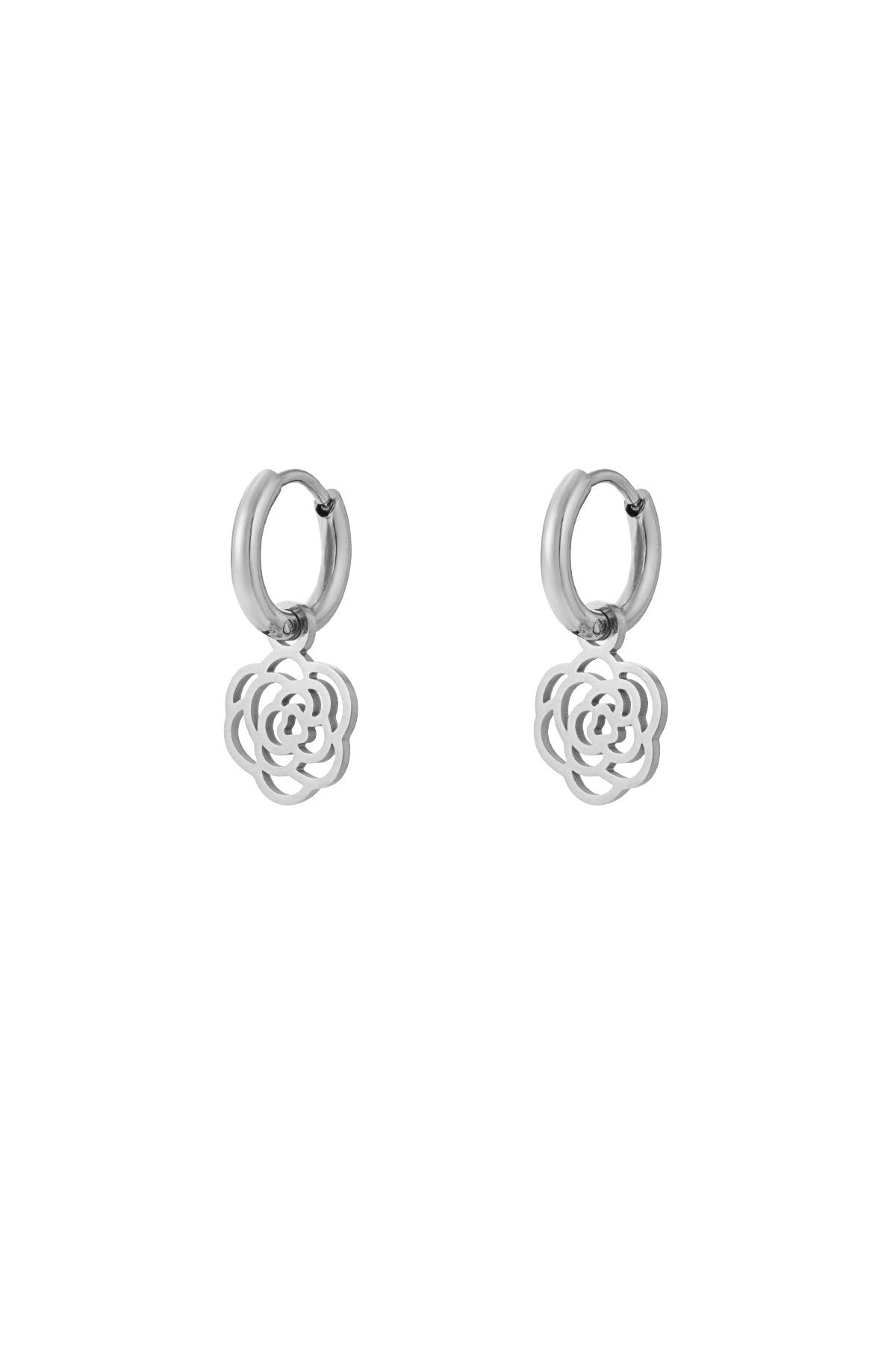 Roseta filigrane roos oorbellen – goud of zilver, perfect voor flamenco