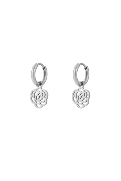 Roseta filigrane roos oorbellen – goud of zilver, perfect voor flamenco